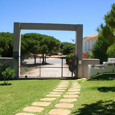 アパート 2 Bedrooms At Olhos De Agua 200 M Away From The With Shared Pool Garden And Wifi *